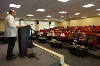 Ketua DPD RI, AA LaNyalla Mahmud Mattalitti dalam acara Focus Group Discussion (FGD) di UIN STS Jambi, Senin (26/6/2023). (Foto: Biro Pers DPD RI)