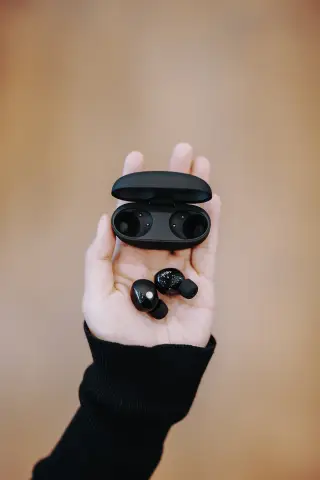 Sony Perkenalkan Headphone Peredam Suara Terbaik. (Foto: Sony)