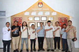 Pengurus IJTI Pengda Jambi Melakukan Kunjungan ke KPU Provinsi Jambi. ( foto: IJTI Jambi)