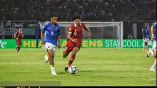 Pemain Timnas U-17 Indonesia berduel dengan pemain Ekuador.(foto: Istimewa)