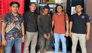 Tengah ( H ) Seorang Ayah Kandung Tega Cabuli Anak Kandung (Foto:Jef)