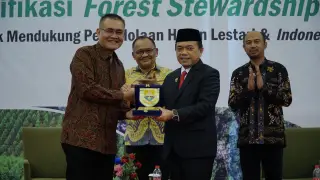 Sosialisasi Kebijakan Terbaru Sertifikasi Forest Stewardship Council (FSC) di Swiss-bell Hotel Jambi, Selasa (07/05/2024). Foto : Normansyah