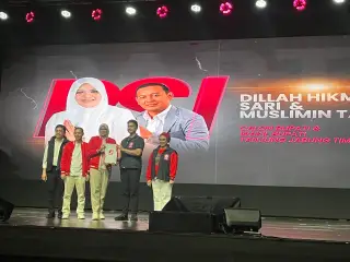 Penyerahan SK dukungan PSI ke Dilla - Muslimin || Dok wb