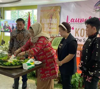 Prof,Dr.Marsetio Ketua Dewan Pembina Persatuan Insan Kolintang Nasional .(Kiri) || Dok rel.