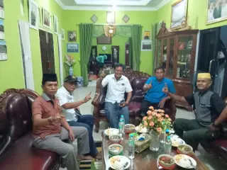 Ketua Umum Purna Berjaya Provinsi Jambi, Letkol ( Pur) AT Sihombing silaturahmi dengan warga Tebo baru baru ini || dok omroy