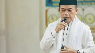 Gubernur Jambi Alharis Sampaikan Duka mendalam atas berpulang nya mantan Sekda Provinsi Jambi 2014-2016, Ridham Priskap. || Dok Rel