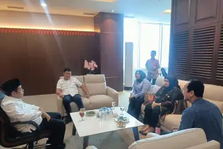 Ketua DPRD Provinsi Jambi Muhammad Hafiz dan Anggota Banmus provinsi Jambi saat berbincang dengan Ketua DPRD Provinsi DKI Jakarta, H Khoirudin || Dok Istimewa