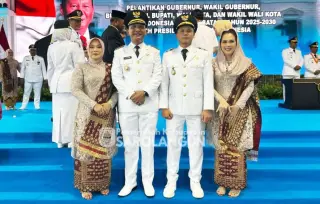 Bupati dan Wakil Bupati Kabupaten Sarolangun Periode 2025-2030 H. Hurmin - Gerry Trisatwika di dampingi Para Istri || Dok Rel