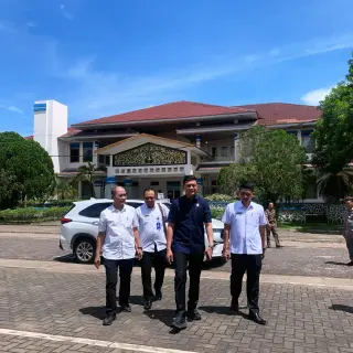 Ketua DPRD Provinsi Jambi yang memantau langsung pelaksanan Tes CAT di SMA Unggul Titian Teras Abdur Rahman Sayoeti || Dok