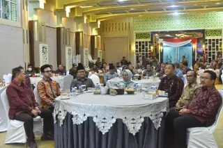 Pemkot Jambi menggelar silahturrahmi bersama Wali Kota dan Wakil Wali Kota Jambi terpilih periode 2025-2030 yang berlangsung di Aula Griya Mayang Rumah Dinas Ja…