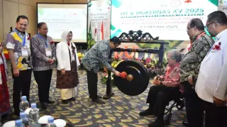 Wali Kota Jambi, Maulana, yang juga pengurus harian Presidium PDUI, menghadiri Pertemuan Ilmiah Tahunan dan Mukernas ke-XV PDUI, di Jakarta, Sabtu || Dok Istime…
