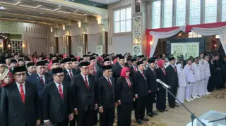 Wali Kota Jambi, Dr. Maulana, saat melantik 128 pejabat di lingkungan Pemerintah Kota Jambi. || Dok Istimewa