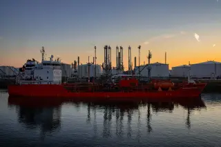 Amerika Serikat Cabut Sementara Sanksi Solar Rusia