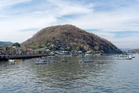 Sembilan Penumpang Kapal Mati Mesin Dievakuasi di Labuan Bajo