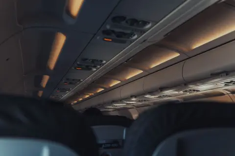 Perempuan Jadi Satu-satunya Penumpang United Airlines