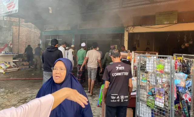 Diduga Konsleting Listrik, Mini Market di Olak Kemang Terbakar
