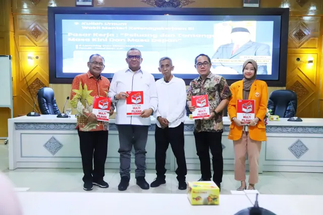 Isi Kuliah Umum di Unja, Wamenaker Afriansyah Noor Bicara Tentang Pasar Kerja, Peluang dan Tantangan