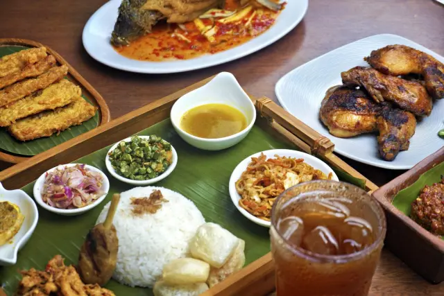 GKR Bendara Perkenalkan Nasi Golong Gilig dan Dawet Sambal