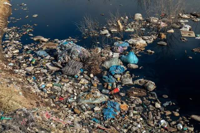Mataram Kerahkan 150 Personel Bersihkan Sampah Kali Unus