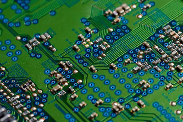 Komdigi Kaji Label Wajib Konten AI dan Peta Jalan 2026-2029