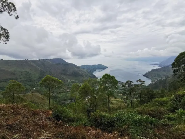 BBMKG Prakirakan Hujan Lebat dan Petir di Danau Toba