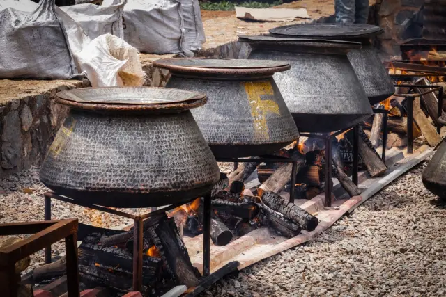 Bobon Santoso Siapkan 3.000 Porsi Makanan untuk Petugas Karhutla