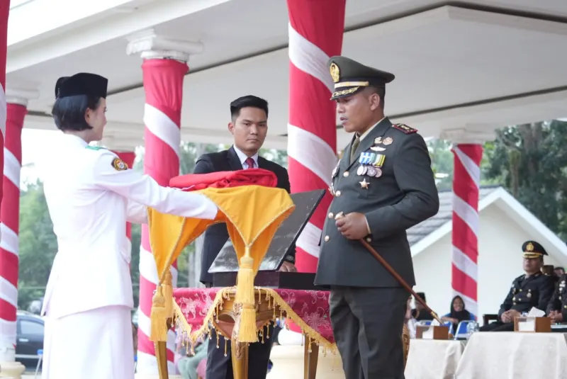 Letkol Eko Pristino Inspektur Upacara Penurunan Bendera Merah Putih HUT Kemerdekaan RI ke-78 Tingkat Kabupaten Muaro Jambi || KMJ