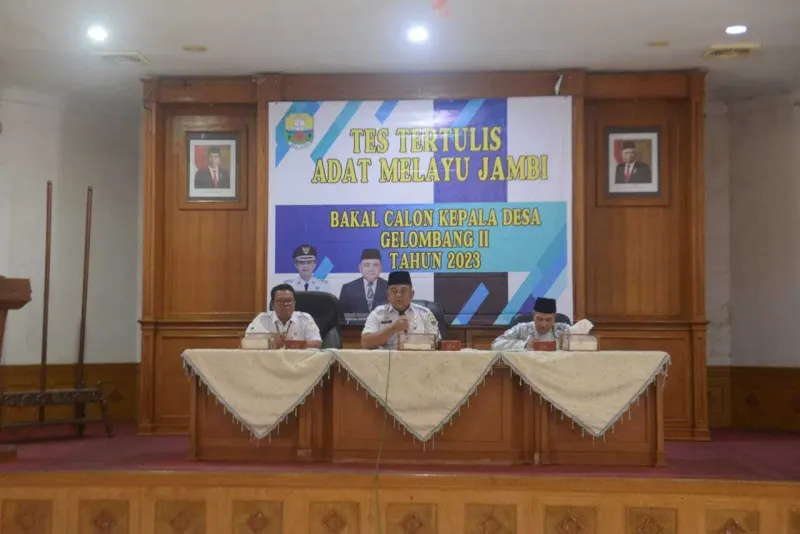 Sekda Muaro Jambi Budhi Hartono pimpin test bakal calon kepala desa || KMJ