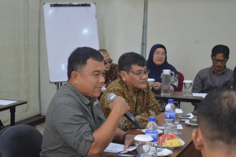 Sekda Muaro Jambi buka Rapat Monitoring Penerbitan Persetujuan Kesesuaian Kegiatan Pemanfaat Ruang (KKPR) Kabupaten Muaro Jambi || KMJ