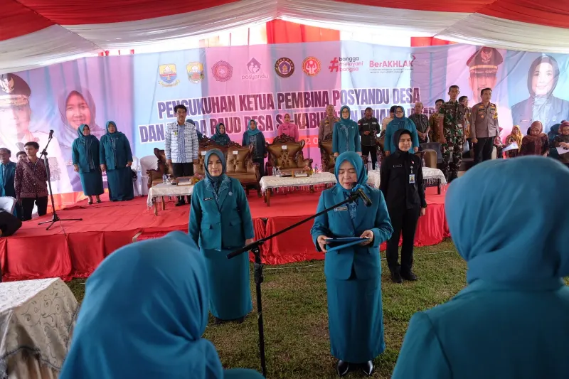 Hesti Haris Kukuhkan Pembina Posyandu dan Bunda PAUD se Kabupaten Muaro Jambi