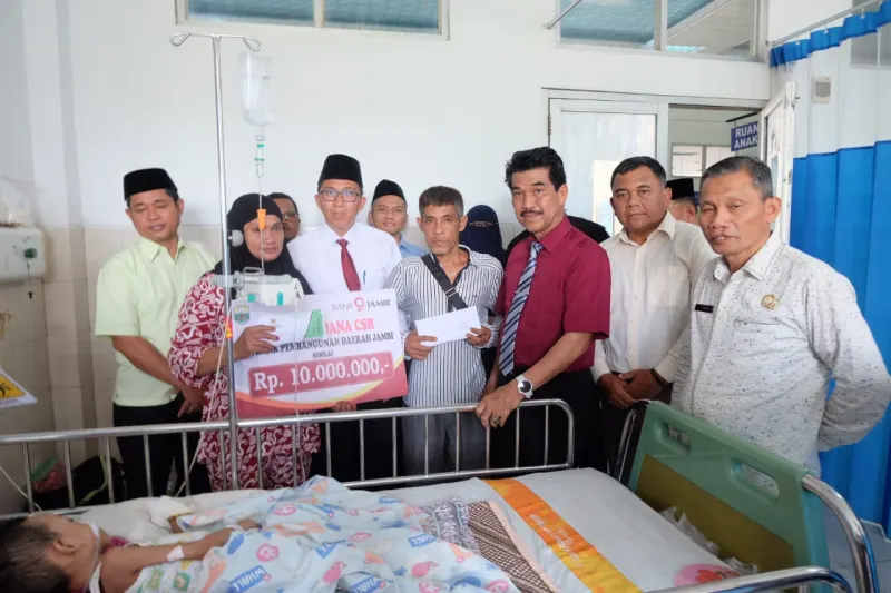 Pj Bupati Muaro Jambi jenguk penderi gastroenteritis || kmj