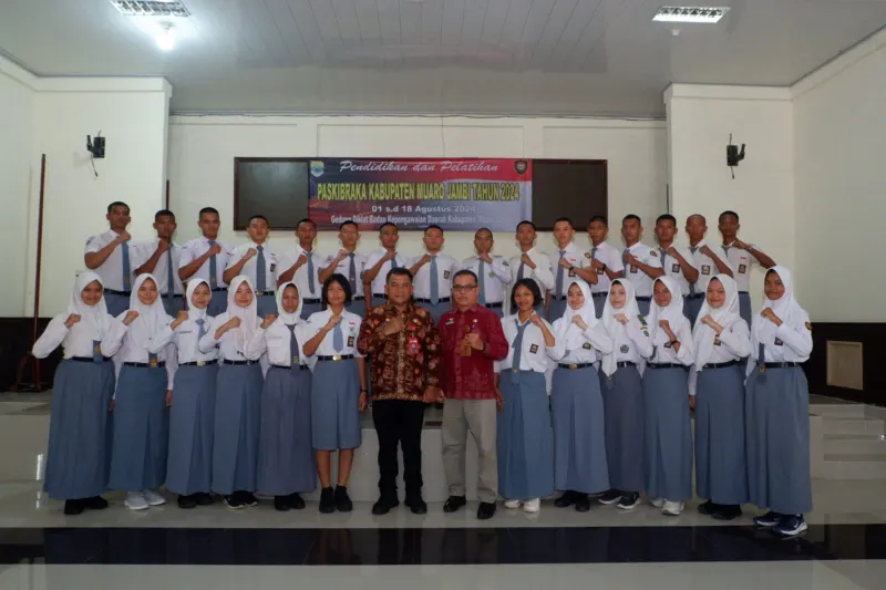 Sekda Budhi Hartono Saat Pendidikan Dan Pelatihan Pasukan Pengibar Bendera Pusaka || Dok KMJ